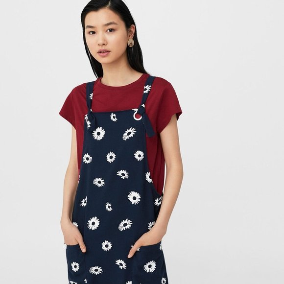 Eyelets pockets dress - Picture 2 of 3